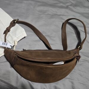 Mandrn Saddle Brown Atlas Crossbody Bag